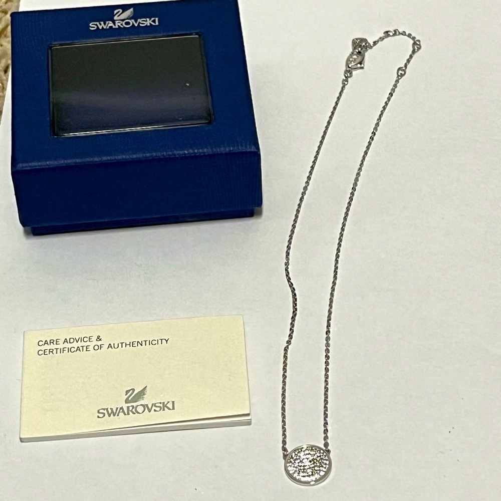 Swarovski Silver necklace with pendant